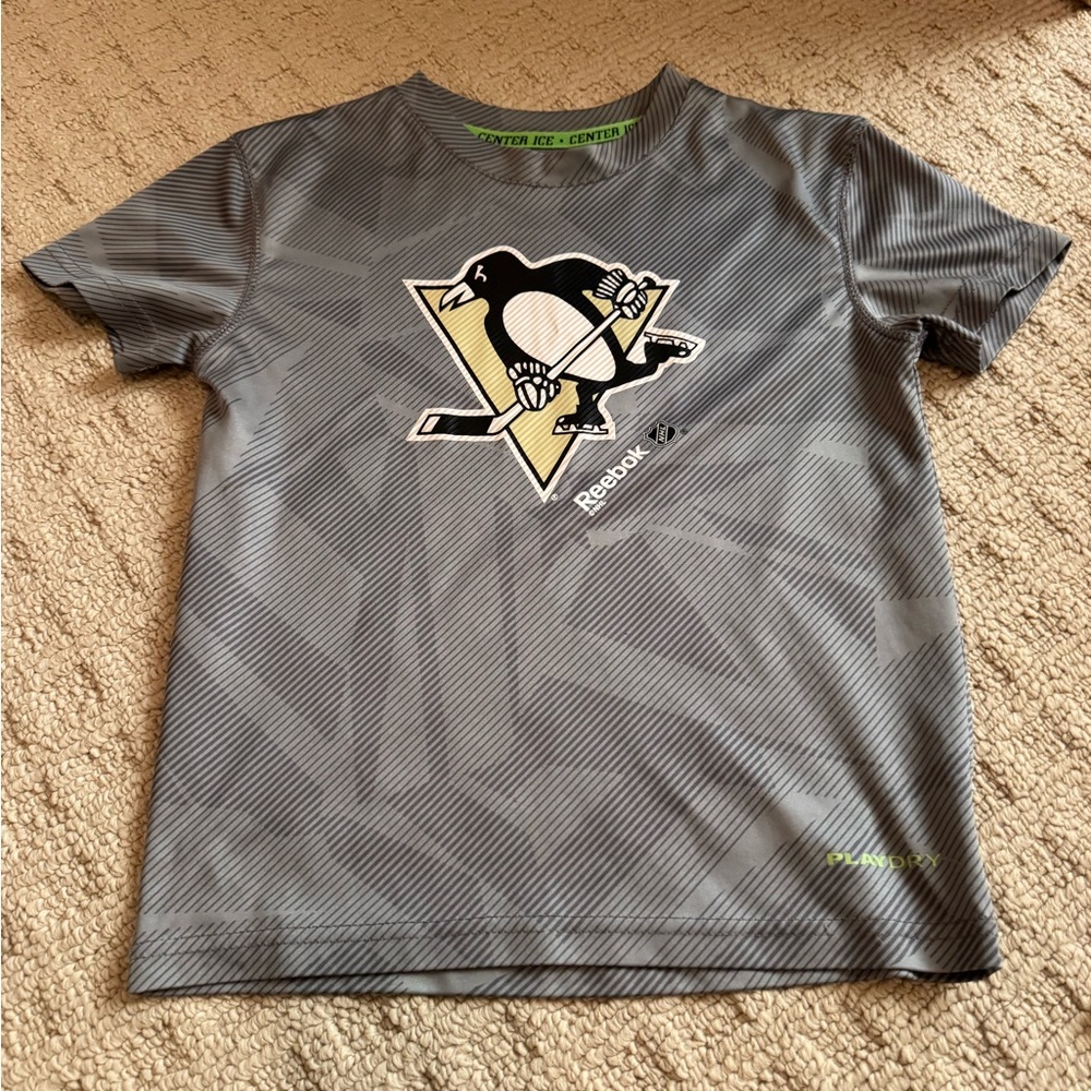 NHL Pittsburgh Penguins Reebok Tee in Youth 5/6